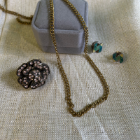 Halskette, Ring, Ohrringe (Sonstiges)